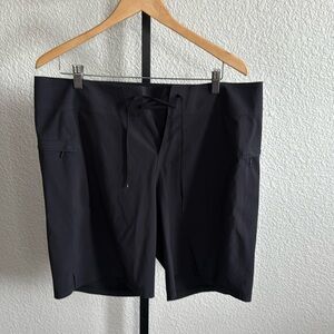 EUC Lululemon Black shorts size 36